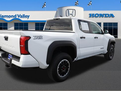 Used 2025 Toyota Tacoma TRD Off-Road AWD/4WD image 7