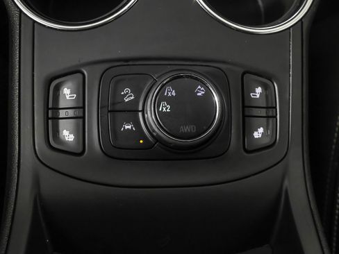 Used 2023 GMC Terrain SLT image 32