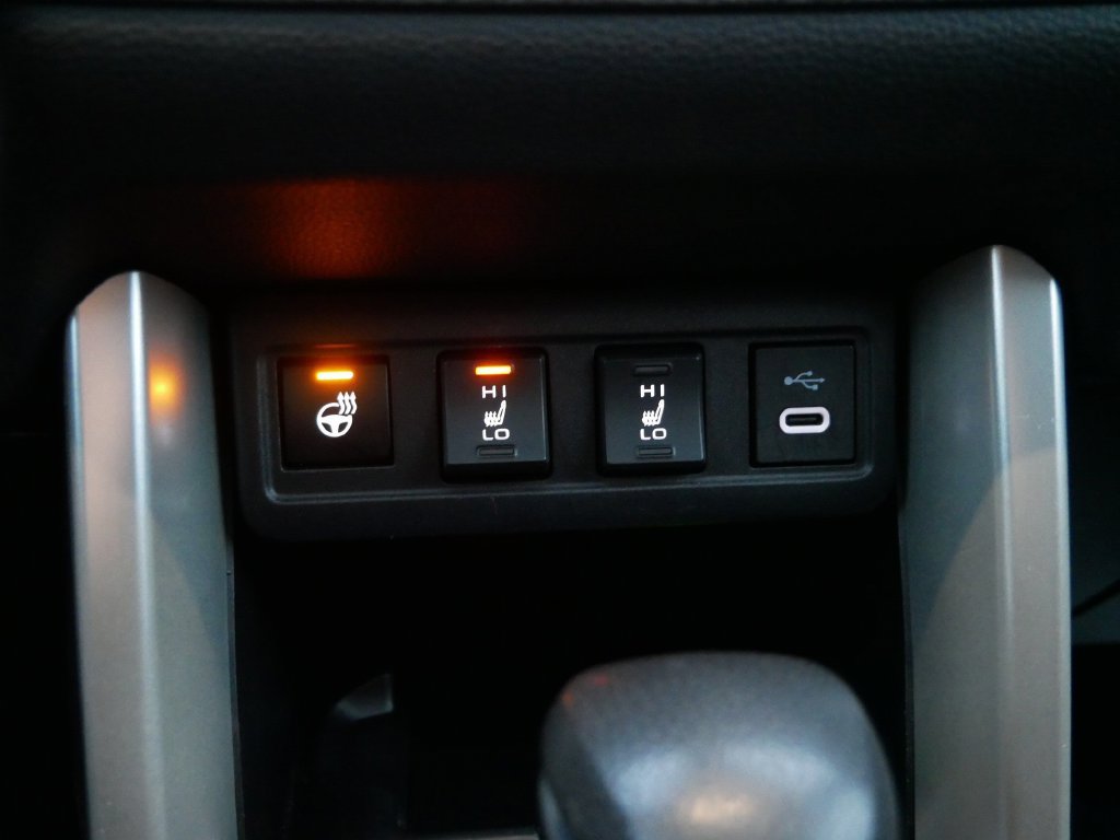 Used 2024 Toyota Corolla Cross LE AWD/4WD image 21