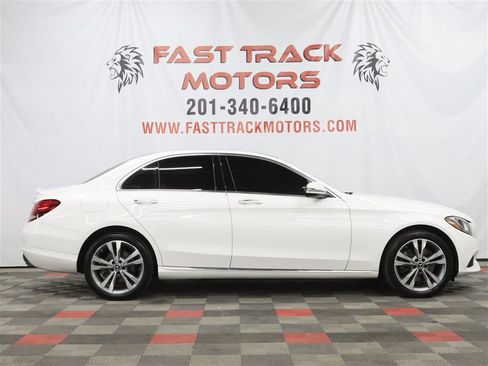 Used 2018 Mercedes-Benz C 300 4MATIC Sedan image 4
