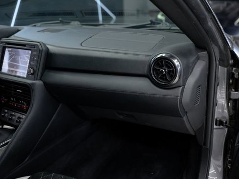 Used 2018 Nissan GT-R Premium image 41