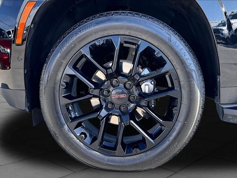 Used 2025 GMC Yukon Elevation w/ LPO, Elevation Black Package image 11