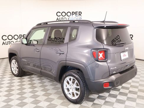 Used 2023 Jeep Renegade Latitude w/ Sun/Sound Group AWD/4WD image 24