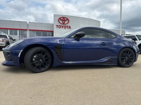 Used 2023 Toyota GR86 Premium w/ ALL Weather Mat Package (TMS) image 6