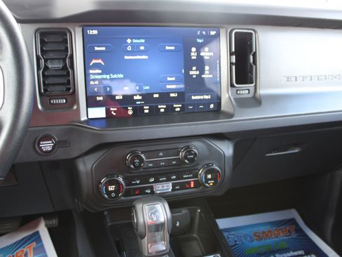 Used 2025 Ford Bronco Big Bend image 25