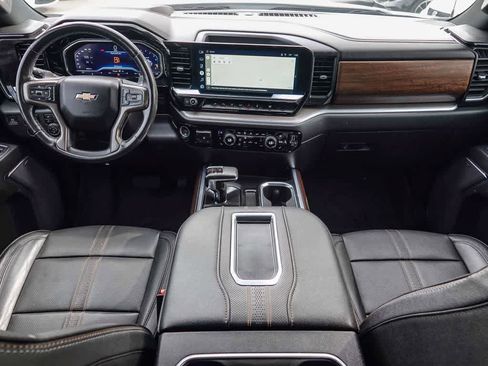 Used 2022 Chevrolet Silverado 1500 High Country w/ Technology Package image 11