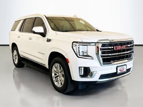 Used 2024 GMC Yukon SLT w/ SLT Luxury Package RWD image 3