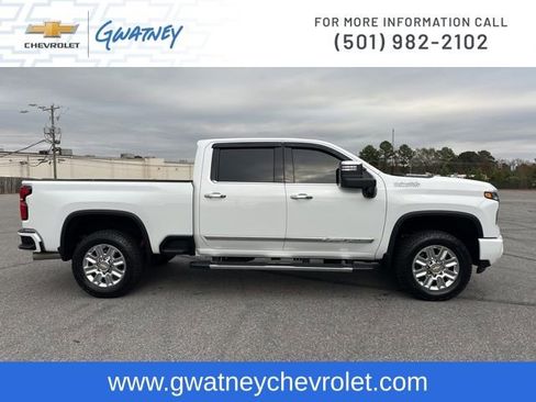 Used 2024 Chevrolet Silverado 2500 High Country w/ High Country Premium Package image 4