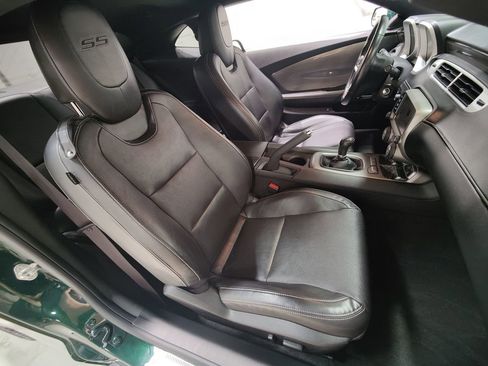 Used 2015 Chevrolet Camaro SS w/ Green Flash Special Edition RWD image 17