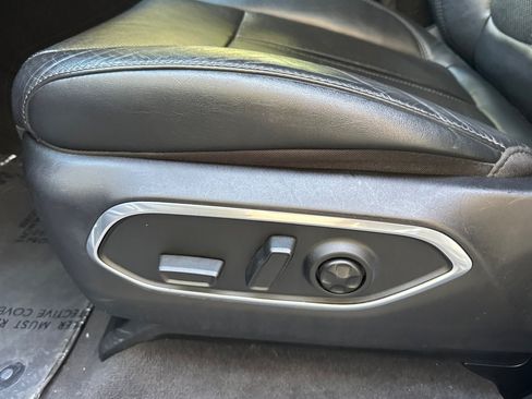 Used 2024 Jeep Wagoneer L Series III w/ Flexible Seating Group AWD/4WD image 14