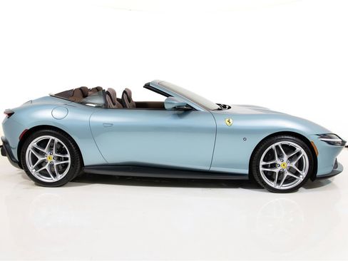 Certified 2025 Ferrari Roma Spider RWD image 3