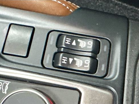 Certified 2023 Subaru Forester Touring AWD/4WD image 19