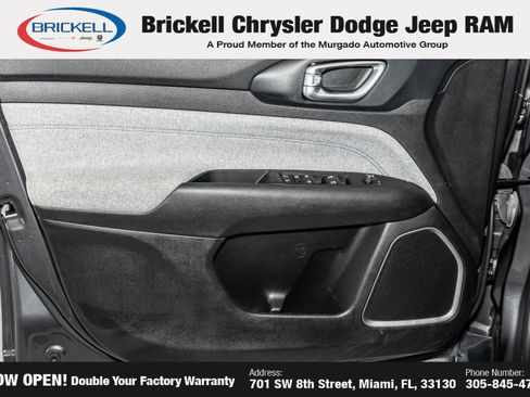 Used 2024 Jeep Compass Latitude AWD/4WD image 11