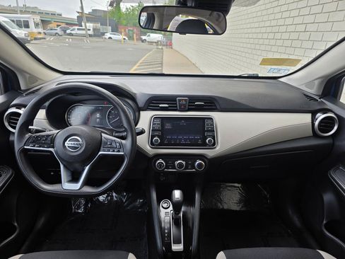 Used 2021 Nissan Versa SV FWD image 13