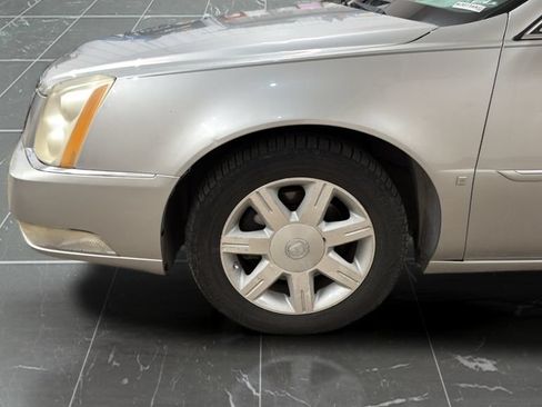 Used 2006 Cadillac DTS w/ Sun And Sound Package FWD image 19