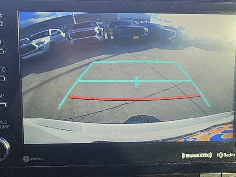 Used 2022 Toyota Highlander XLE image 12