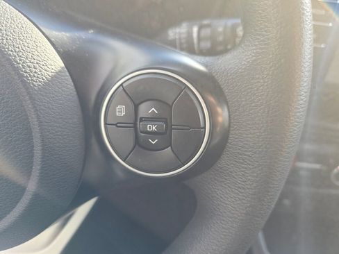 Used 2021 Kia Soul LX image 23