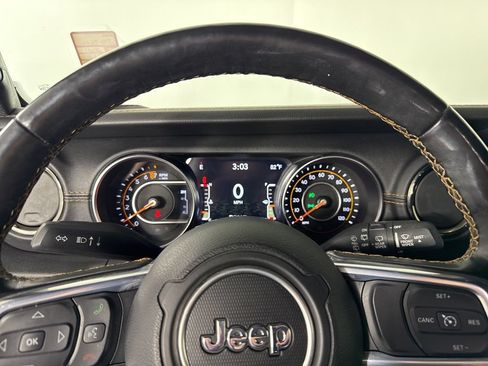 Used 2021 Jeep Wrangler Unlimited Sahara AWD/4WD image 24