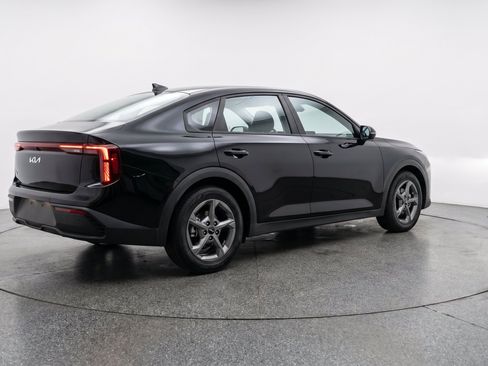 Used 2025 Kia K4 FWD image 9