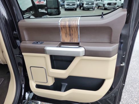 Used 2019 Ford F150 Lariat w/ Equipment Group 502A Luxury image 24