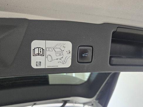 Used 2020 Ford Escape SEL FWD image 15