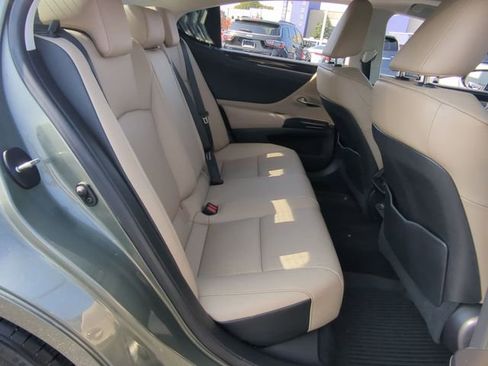 Used 2021 Lexus ES 350 w/ Premium Package image 18