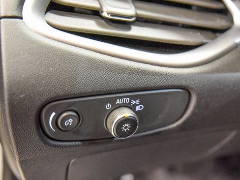 Used 2024 Chevrolet Malibu LT image 19