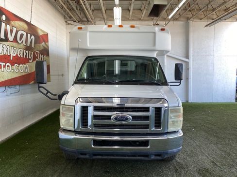 Used 2012 Ford E-450 and Econoline 450 Super Duty w/ Shuttle Bus Prep Pkg image 8
