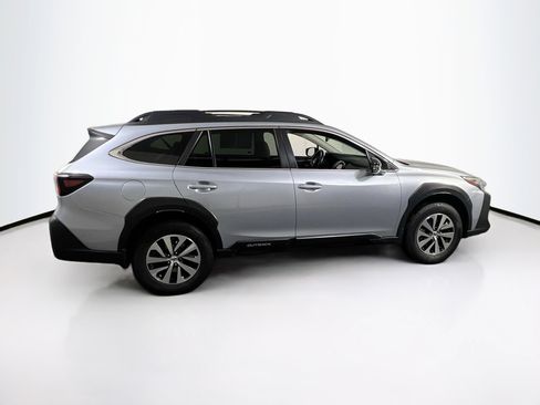 Used 2023 Subaru Outback Premium AWD/4WD image 4