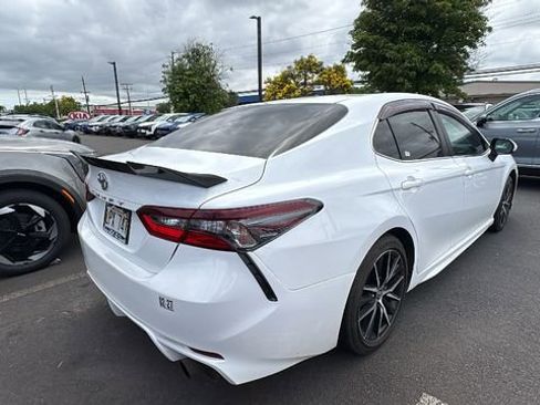 Used 2021 Toyota Camry SE FWD image 5