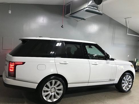 Used 2014 Land Rover Range Rover Supercharged AWD/4WD image 3