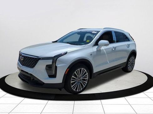 Used 2024 Cadillac XT4 Premium Luxury w/ Active Safety Package FWD image 7