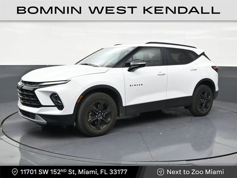 Used 2024 Chevrolet Blazer LT w/ Midnight/Sport Edition FWD image 1
