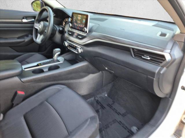 Used 2025 Nissan Altima 2.5 SV FWD image 26