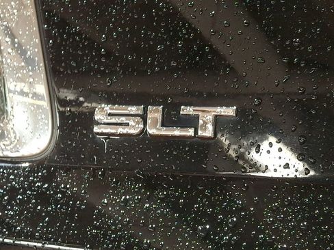 Used 2017 GMC Yukon SLT image 30