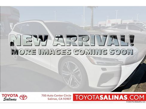 Used 2020 Volvo V60 T6 R-Design image 1