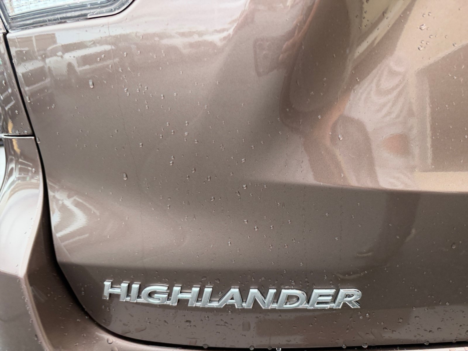 Used 2018 Toyota Highlander XLE w/ Carpet Mat Package (TMS) FWD image 24