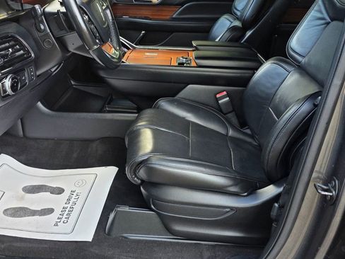 Used 2018 Lincoln Navigator Reserve w/ Technology Package image 25