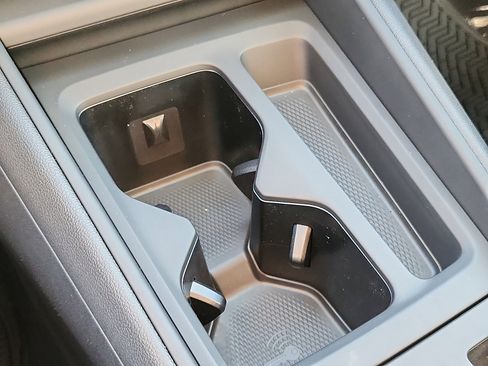 New 2026 Volkswagen Tiguan SE FWD image 20