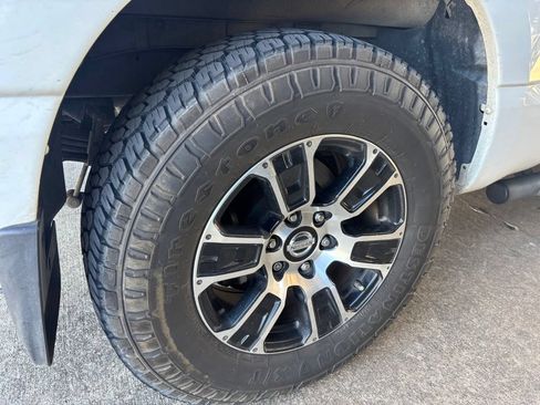 Used 2021 Nissan Titan SV w/ SV Convenience Package RWD image 7