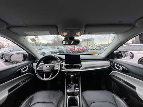 Used 2022 Jeep Compass Limited image 19