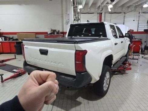 Used 2024 Toyota Tacoma SR image 10