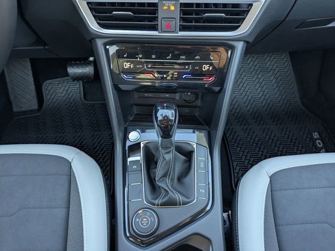 New 2026 Volkswagen Taos SE image 19