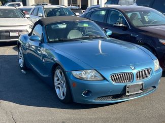 Used 2005 BMW Z4 3.0i RWD video 2