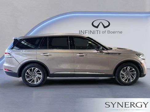 Used 2020 Lincoln Aviator 2WD image 4