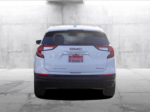 Used 2024 GMC Terrain SLE image 6