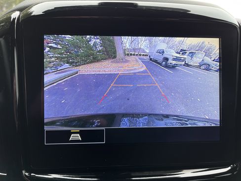 Used 2023 Chevrolet Traverse LT w/ Midnight/Sport Edition image 24