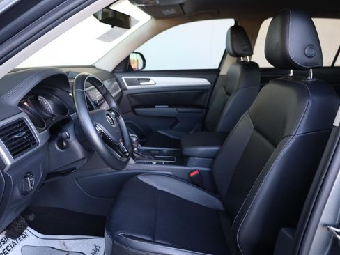 Used 2019 Volkswagen Atlas SE w/ Towing Package FWD image 16