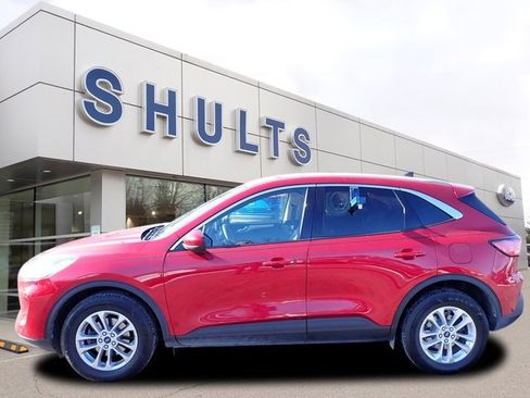 Used 2020 Ford Escape SE image 2