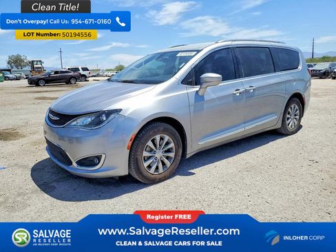 Used 2019 Chrysler Pacifica Touring-L FWD image 1
